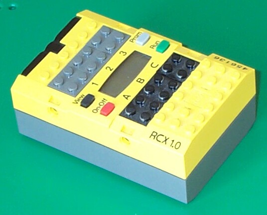 884b